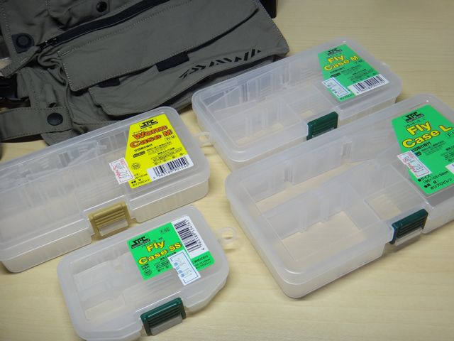 渓流ベストに収まるルアーケース Blog Lurestyle